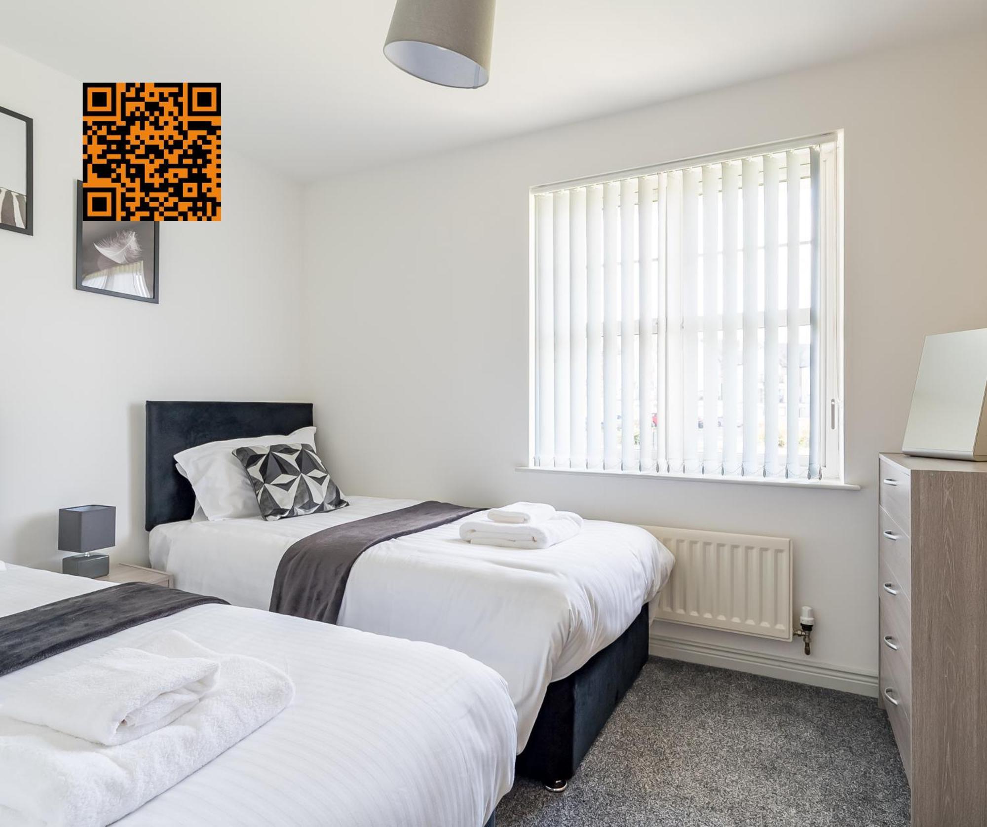 Modern 3 Bedroom Apt Near City Centre Parking Included * Belfast